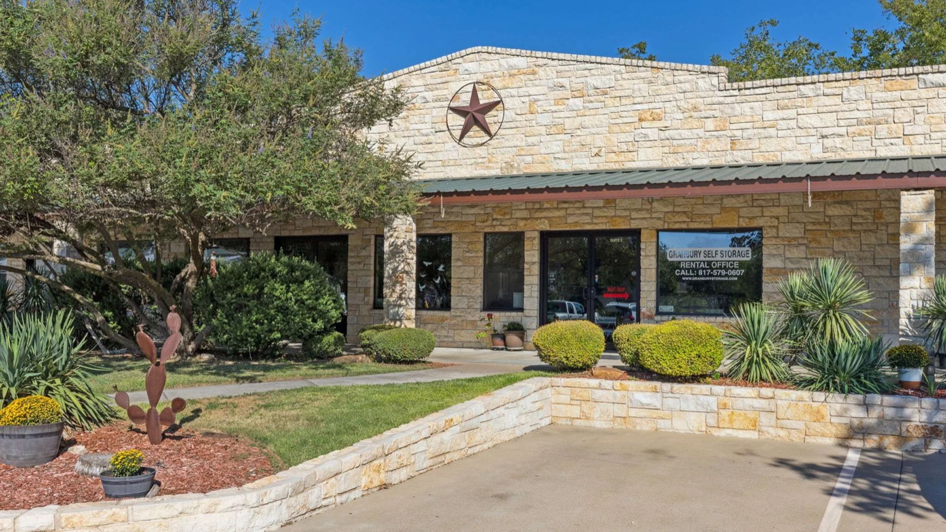 Rental office at Temple Hall Hwy
