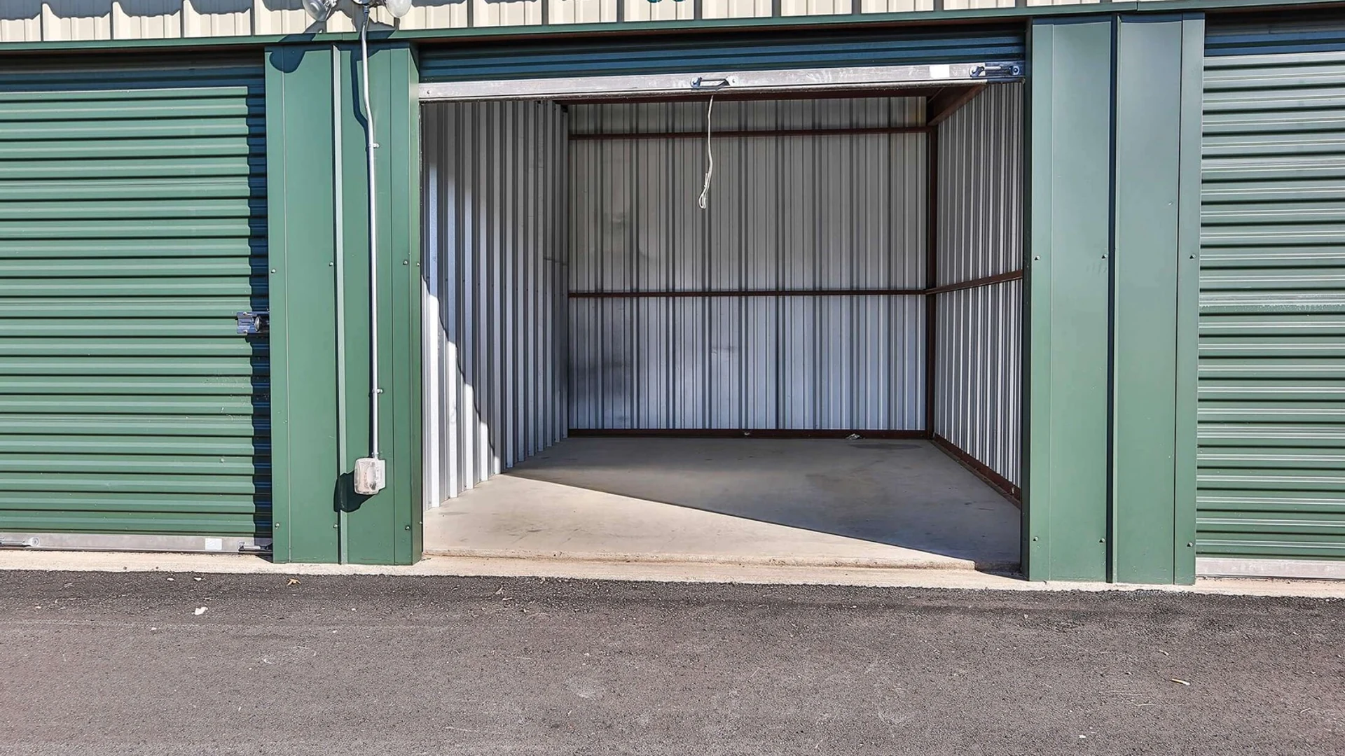 Open drive-up space